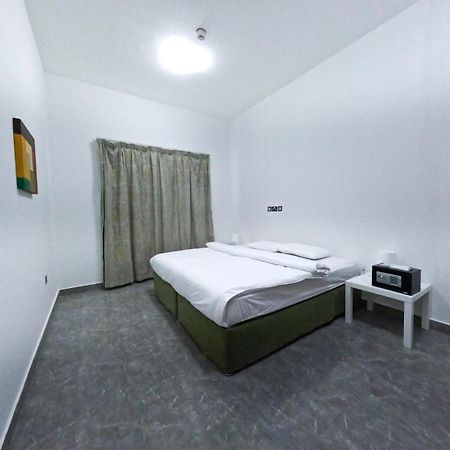 דובאי Warsan Star Residence - Home Stay מראה חיצוני תמונה